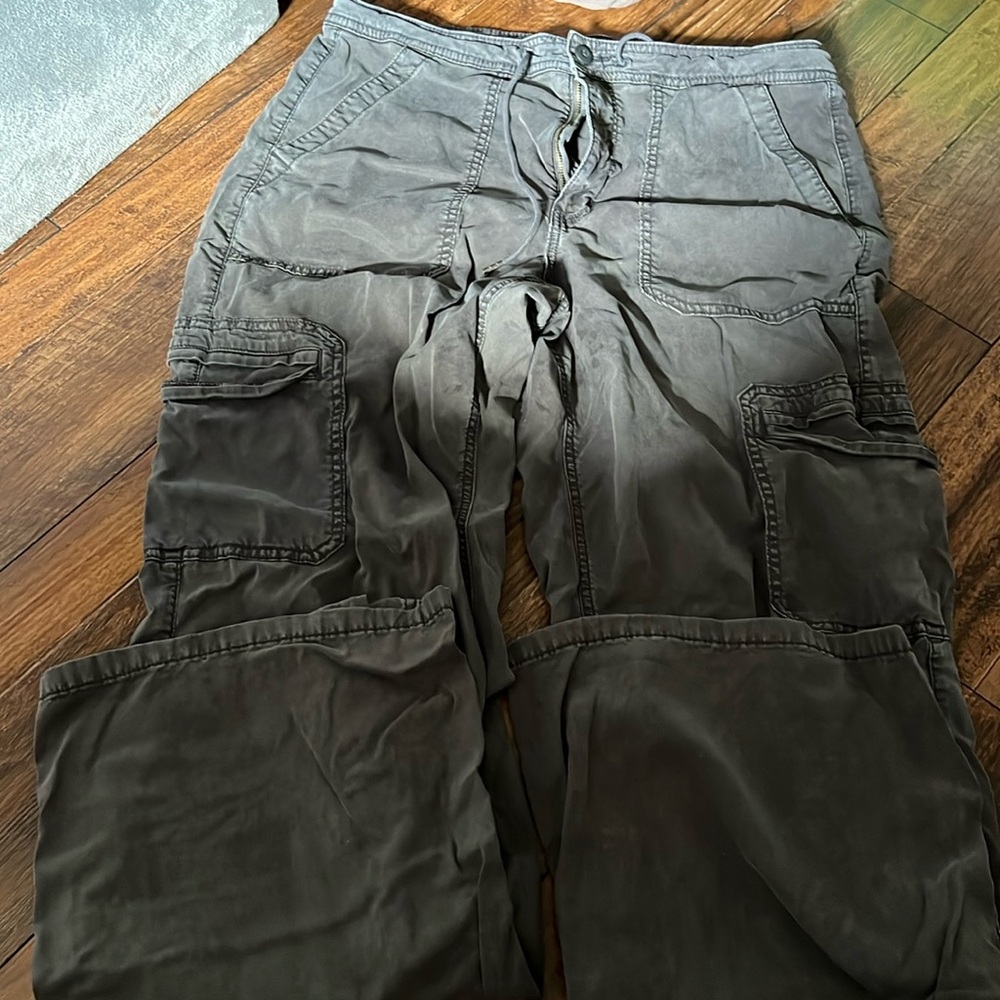 Baggy wide leg cargo pants from American Eagle